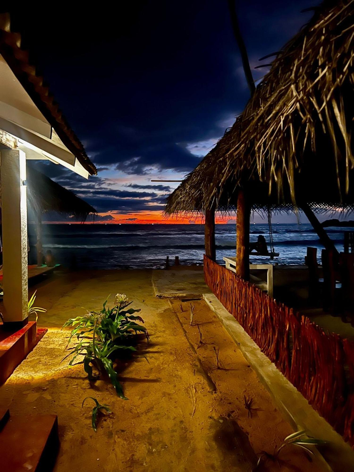 Hotel Sapphire Blue Hikkaduwa Exterior foto