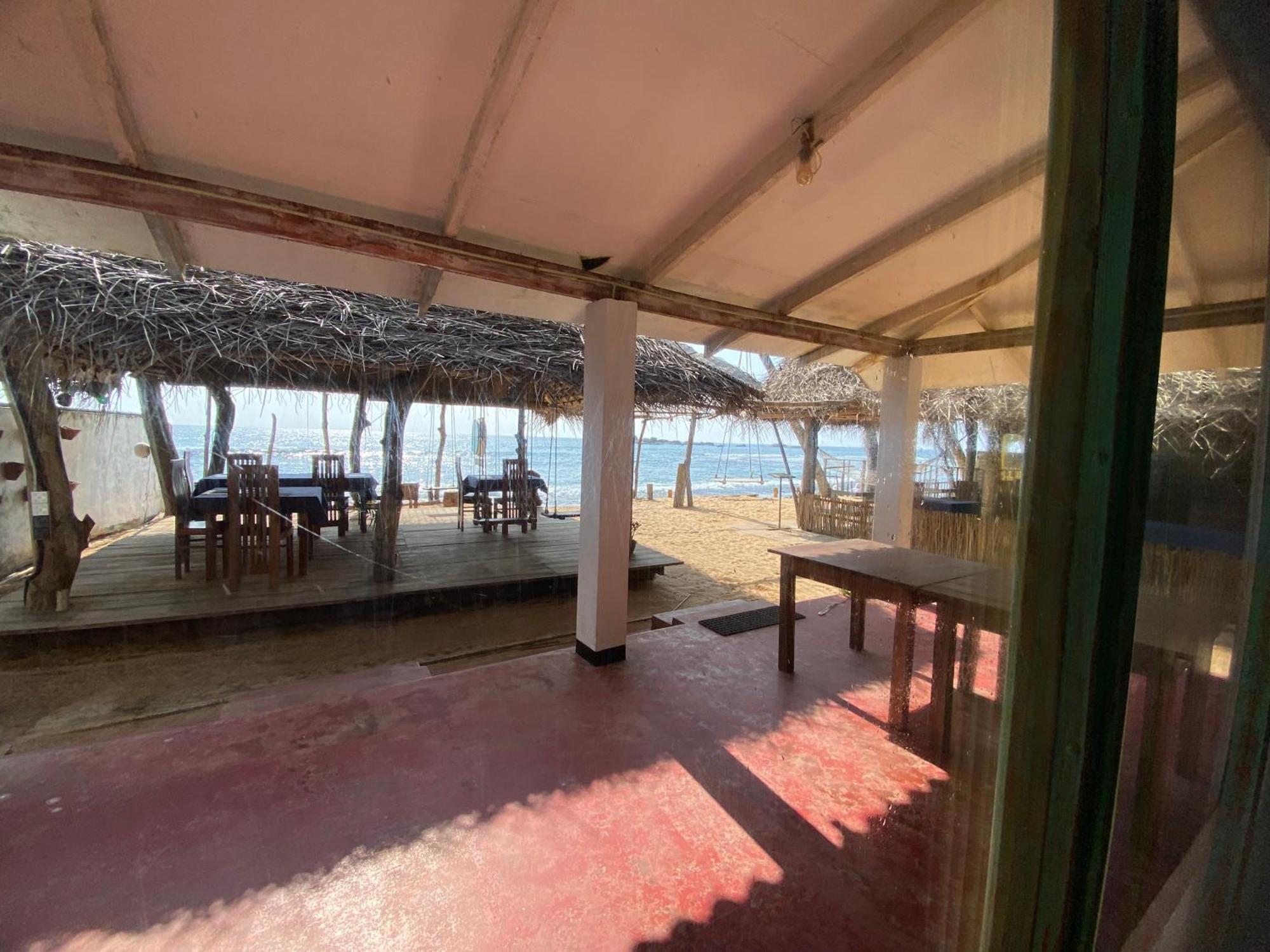 Hotel Sapphire Blue Hikkaduwa Exterior foto