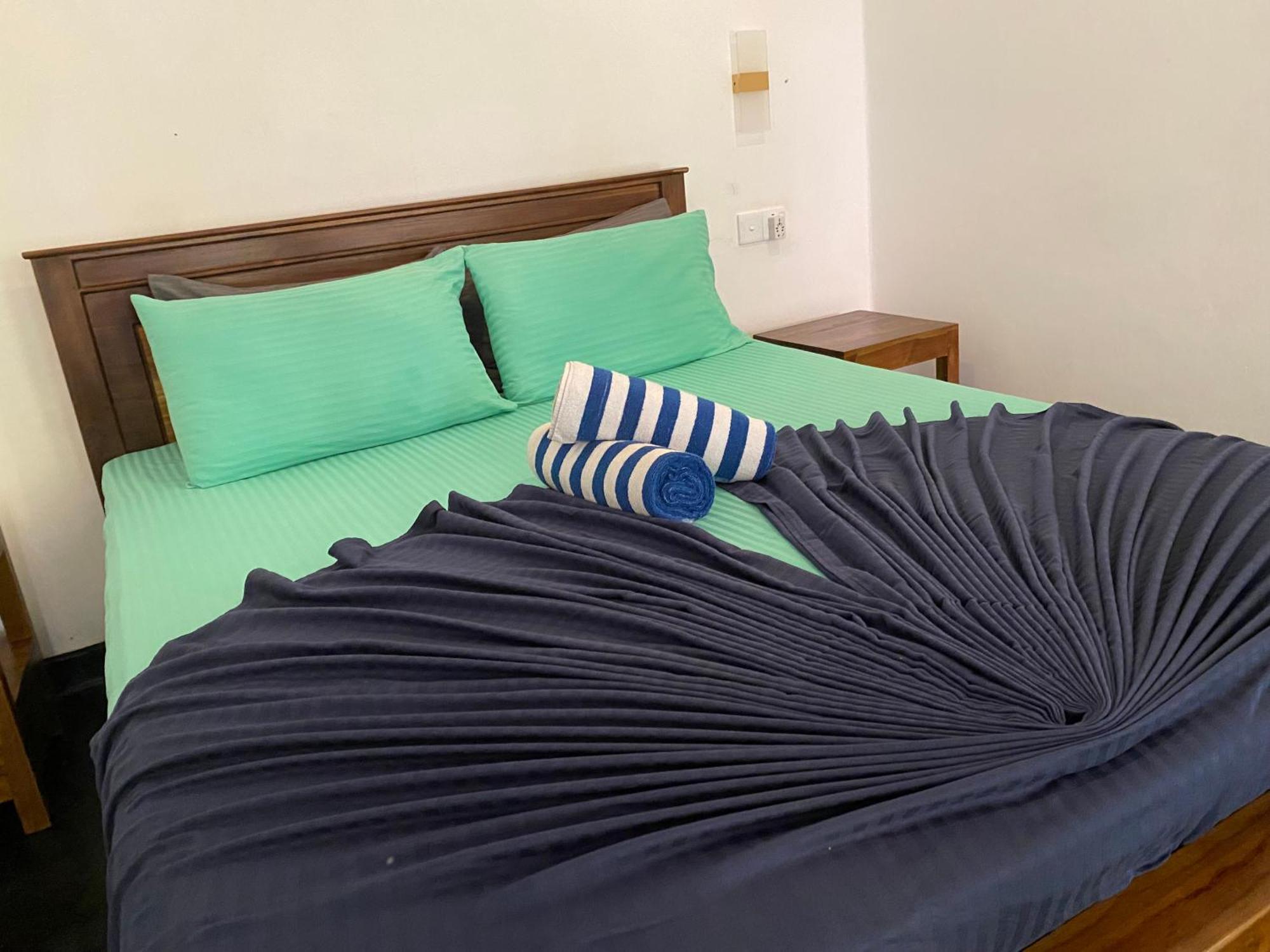 Hotel Sapphire Blue Hikkaduwa Exterior foto